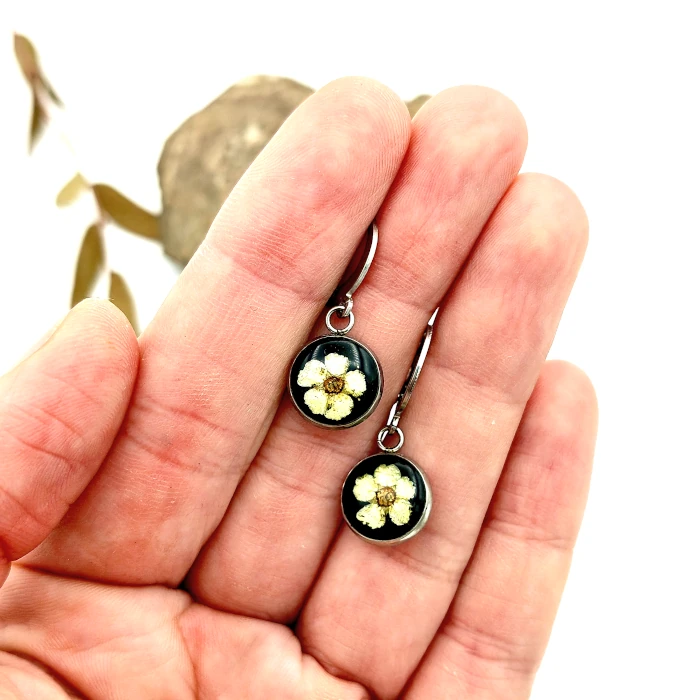 Náušnice - Tavoľníky na čiernom 7