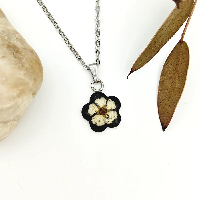 Náhrdelníky - Tavoľník 9