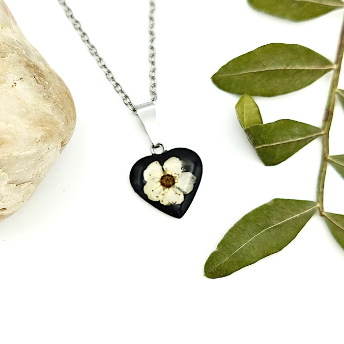 Náhrdelníky - Tavoľník 11