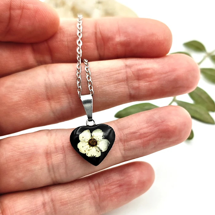 Náhrdelníky - Tavoľník 11