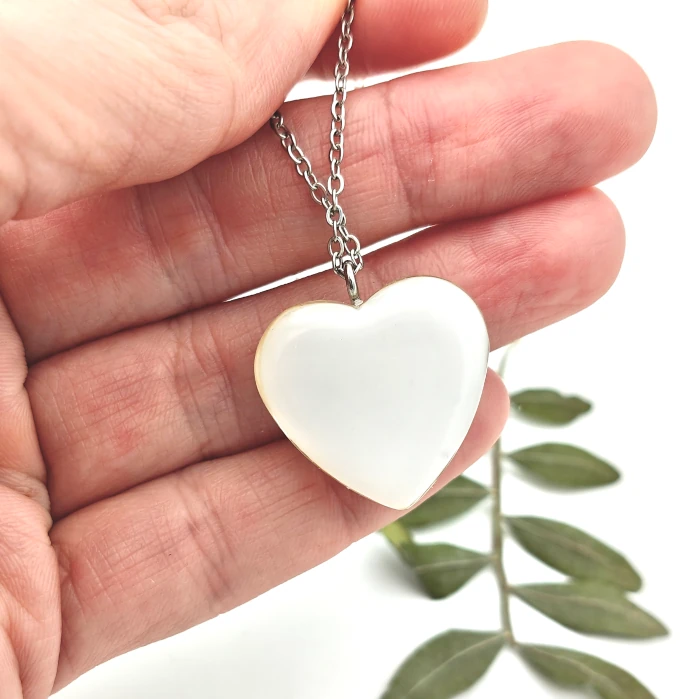 Náhrdelníky - Snežienka v srdci